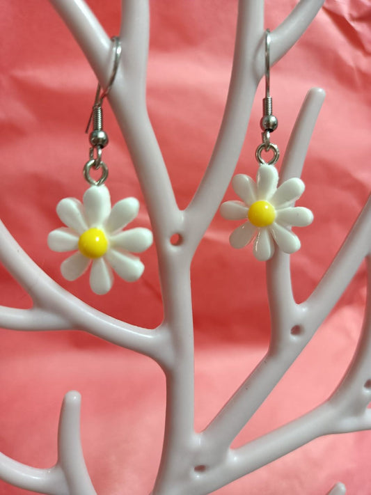 Pendientes de flor blanca